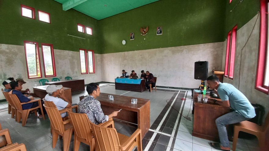 Penandatanganan Memorandum of Understanding (MoU) atau Kontrak Kerja antara Kelompok Ternak Ketahanan Pangan dengan Badan Usaha Milik Desa (BUMDesa) Kertamukti.